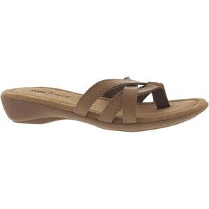 Women's Minnetonka Tan Honey Slip On Flip Flop Sandals, 8 Extra Wide